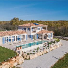 5 Bedroom Istrian Villa with Large Pool and Garden near Porec. Sleeps 10